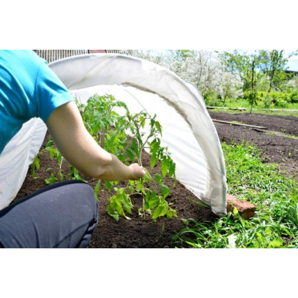 AGO2050 AGRICULTURAL GARDEN COVERING FIBER 1.1 x 10 M SPRING WHITE 17g