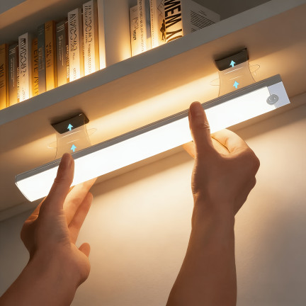Selbstklebende Lampe mit Bewegungsmelder, Unterbauleuchte, für Schränke und Kleiderschränke, weiß, 1 Stück