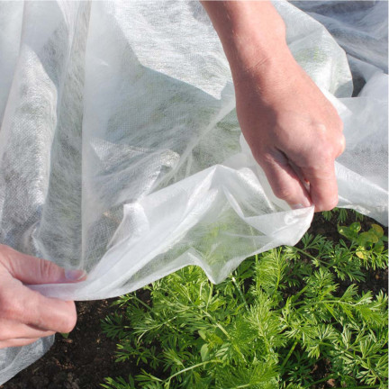 AGO2050 AGRICULTURAL GARDEN COVERING FIBER 1.1 x 10 M SPRING WHITE 17g