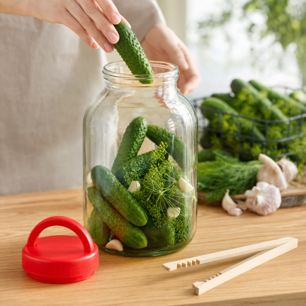CHOM300/A 3L EINMACHGLAS ZUM EINLEGEN VON GURKEN UND KOHL MIT DECKEL UND ZANGE