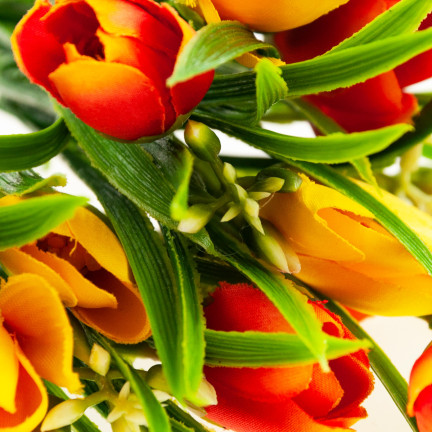 CV13987-3 Krokusse im Gras, Krokus-Strauß, Kunstblumen, Frühlingsdekorationen, Gesteck