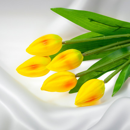CV26806-4 Frothy TULIPS X5 YELLOW ARTIFICIAL TULIPS IN A BUNCH