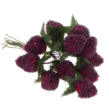Ein Strauß aus künstlichen Früchten, Himbeeren und Brombeeren auf einem Stiel, Dekoration für einen Gesteck, 12 Früchte
