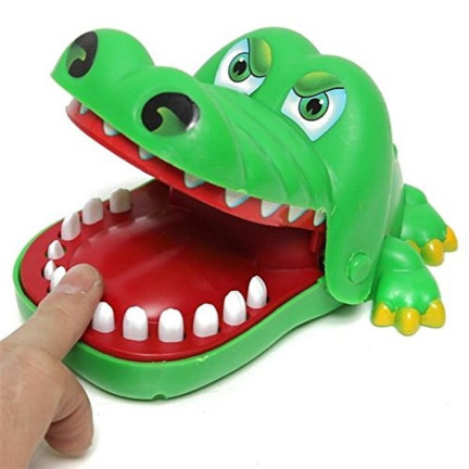 KC17 SPIEL KROKODIL GROSSER KAIMAN KRANKER ZAHN BEIM ZAHNARZT