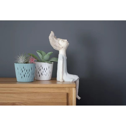 DSR160-S449 BLUMENTOPF DEKORATIVER DURCHBROCHENER TOPF 16CM SANDFARBEN WEISS MIT 1.7L EINSATZ