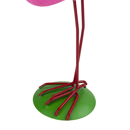 Gartenfigur, Dekoration für den Garten, wie ein lebender Flamingo, der da steht 