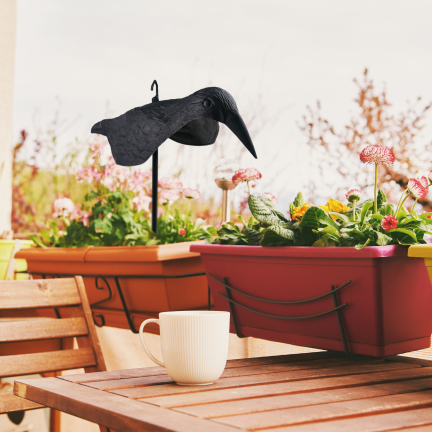 Rabe auf einem Stock, Vogelverschrecker, realistisch, für Balkon und Garten, Tauben und Stare