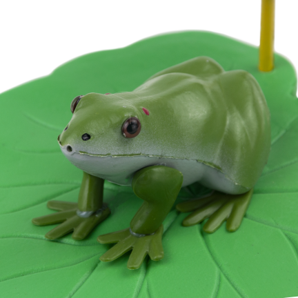 IM037 – Dekorativer Frosch aus Kunststoff auf einem Tulpenblatt für den Teich
