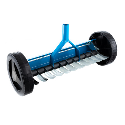 O16 AERATOR WHEEL ROLLING MANUAL VERTICULATOR für Rasenflächen mit Spikes