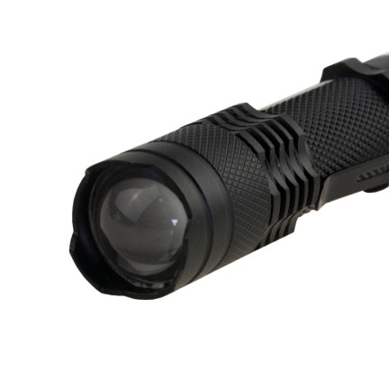 TG64636 TACTICAL LED ZOOM CREE DIODA Q5 Taschenlampe mit USB + Tasche