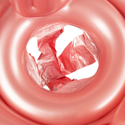 TG67349 AUFBLASBARES FLAMINGORAD MIT SITZ FÜR KINDER