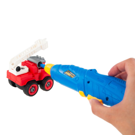 TG71069 Kleiner Feuerwehrmann – Set mit Feuerwehrfahrzeug, Spielzeugautos, Wagen und Zubehör (Helm) – 4-in-1