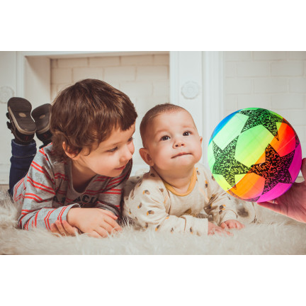 TG71357 GUMMIBALL BUNTE REGENBOGENSTERNE FÜR KINDER INDOOR OUTDOOR