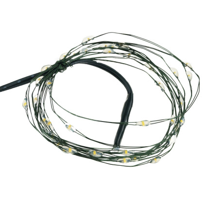 TG73524-2 Weihnachtsbaumlichterkette mit 40 LEDs, warmes Licht, batteriebetrieben, an einem grünen Draht