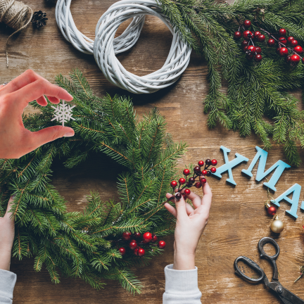TG75361 Weihnachtsdekoration aus Holz, 36 Stück – Weihnachtsbäume, Schneeflocken und Rentiere