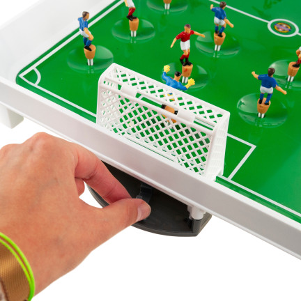 TG77434 TISCHFUSSBALL AUF FEDERN FAMILIENSPORTSPIEL