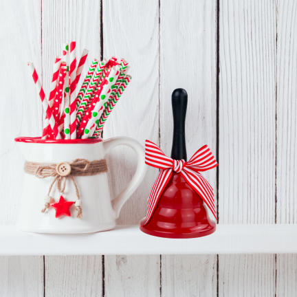TG78068 – rote Metallglocke mit Schleife – elegante Weihnachtsdekoration