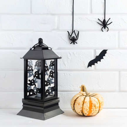 Led-Kerzenlaterne, schwarz, mit Gespenstermuster, Halloween-Dekoration, imitiert Flamme, 20cm hoch