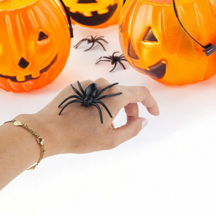 Künstliche Spinnen, schwarz, Halloween Dekoration, schwarze Tarantel, 8er Set, 8cm