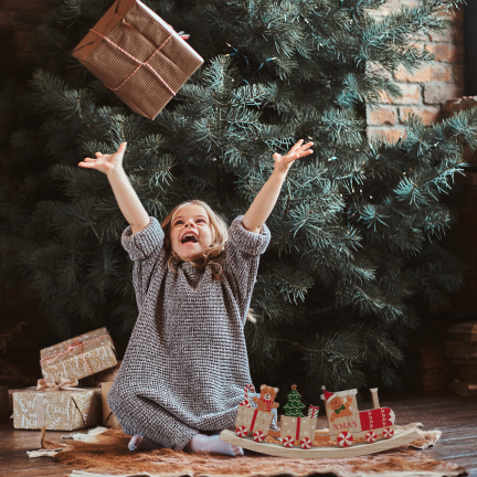 TG80165 Weihnachtszug aus Holz – farbenfrohe Weihnachtsdekoration, 23 cm