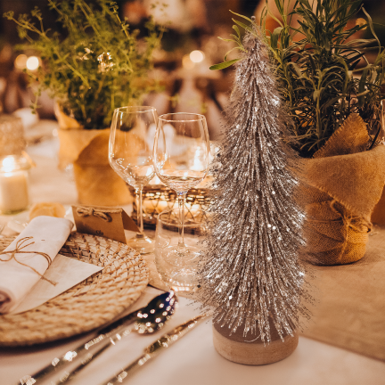 TG81561 Goldener Weihnachtsbaum mit Glitzer – elegante Weihnachtsdekoration, 26 cm