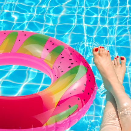 TG81876 Aufblasbares Schwimmring für den Strand, mit Fruchtmotiv, rosa, für Kinder