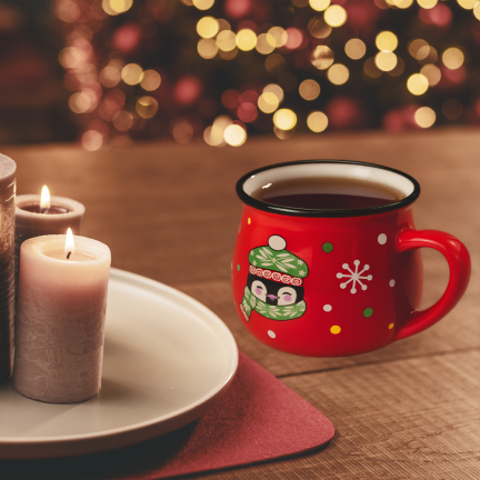TG84249 Rote Weihnachts-Tasse mit Pinguin-Motiv