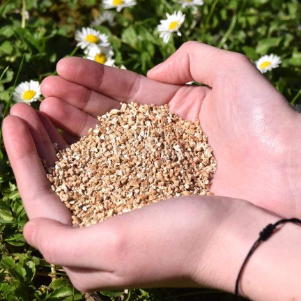 Vermiculit für den Garten, Bodenzusatz, Bodenlockerung, Biovita, 4 l, 1–5 mm